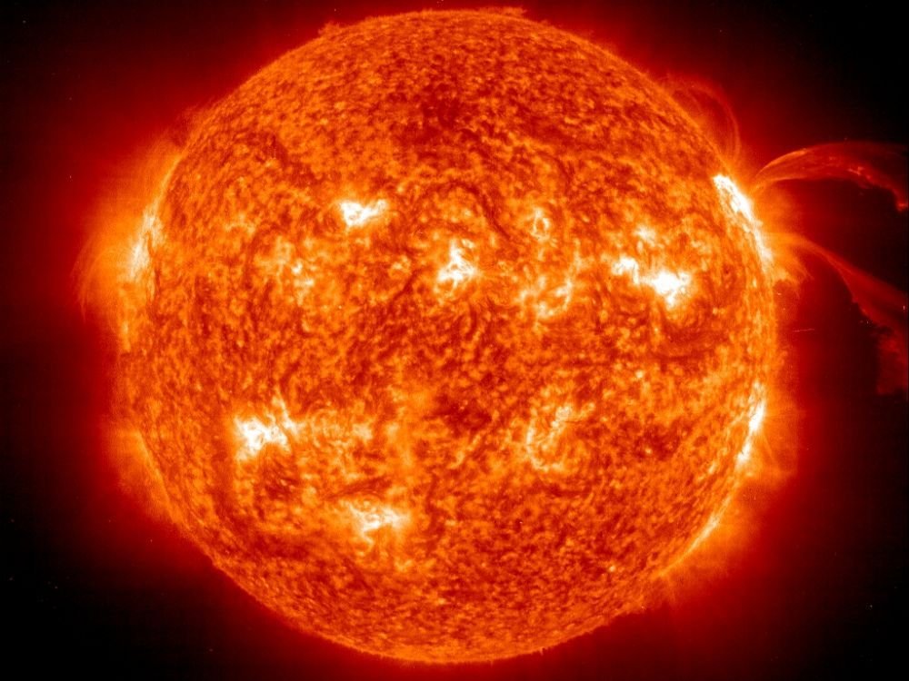 Güneş’in merkezi yüzeyinden dört kat hızlı dönüyor