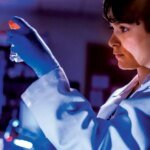 Betül Kaçar'la söyleşi: Cansızlıktan canlılığa evrim