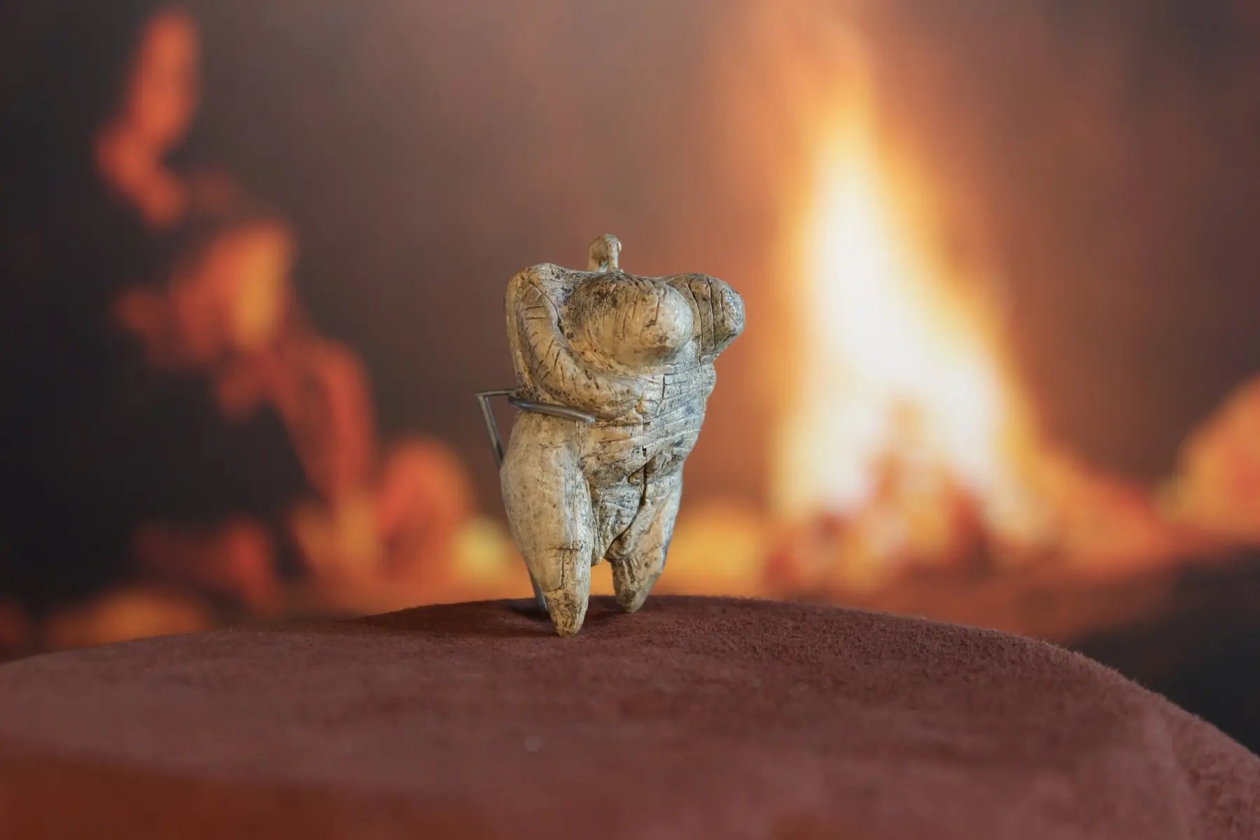 Hohle Fels Venüsü, mamut fildişinden oyulmuş kadın figürü